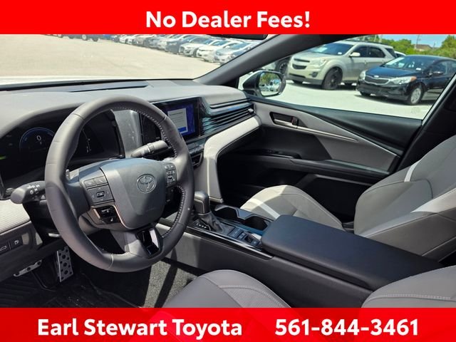 Used 2025 White Toyota SE image 9