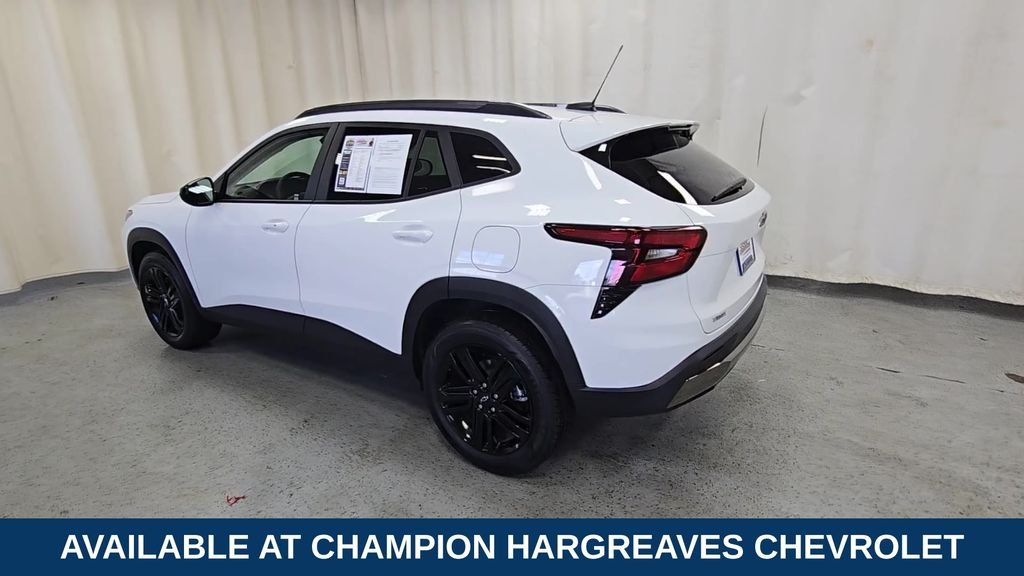 Used 2025 Summit White Chevrolet ACTIV image 9