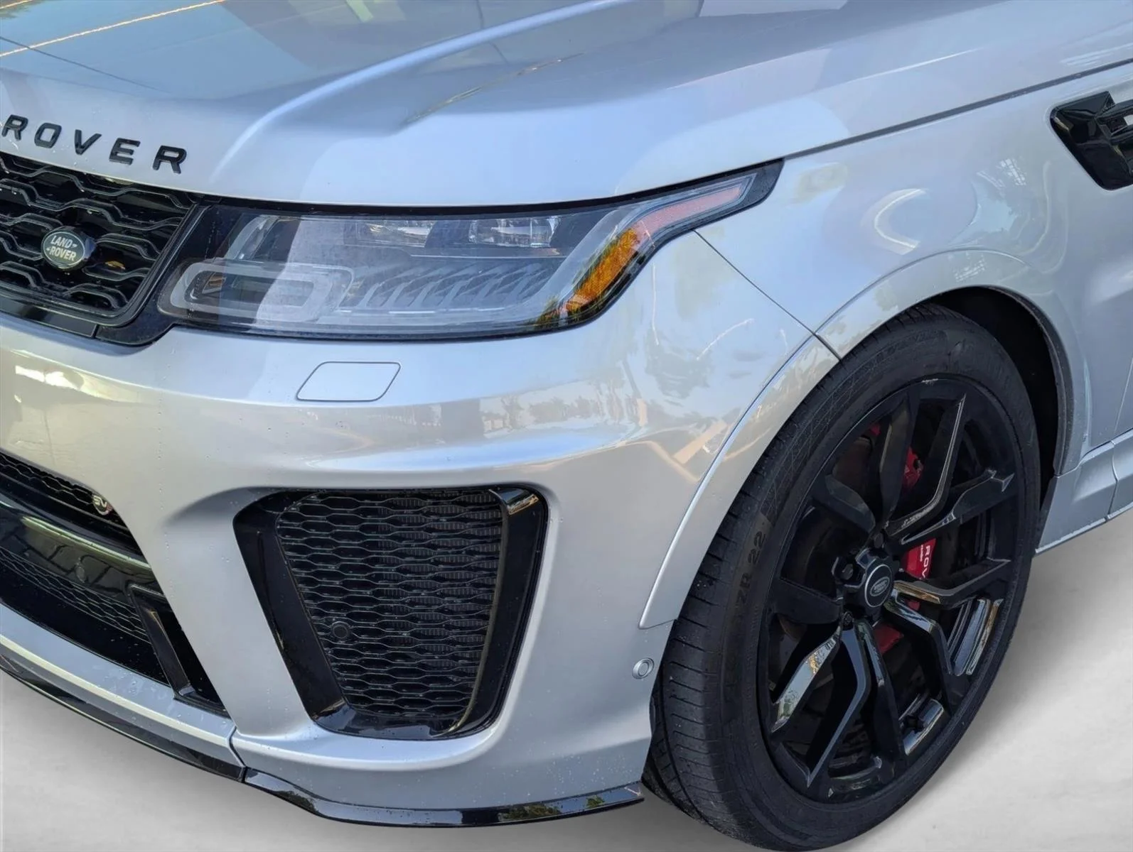 Used 2022 Silver/Gray Land Rover SVR image 5