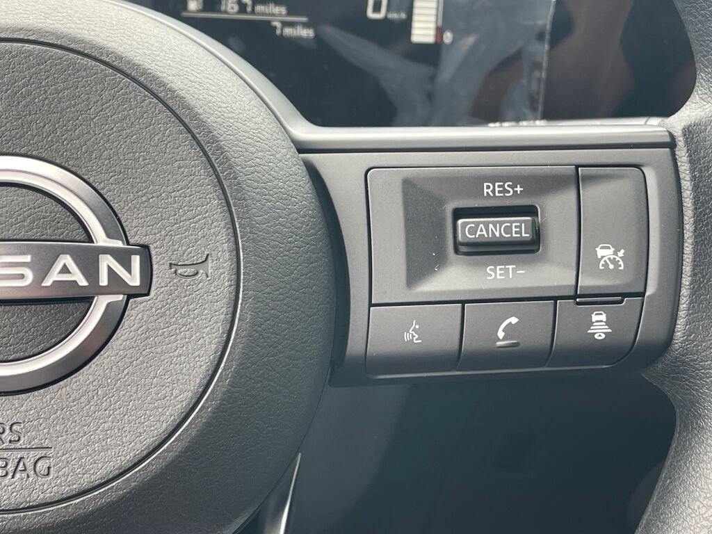 New 2026 Aspen White Tricoat/Super Black Nissan SV image 16