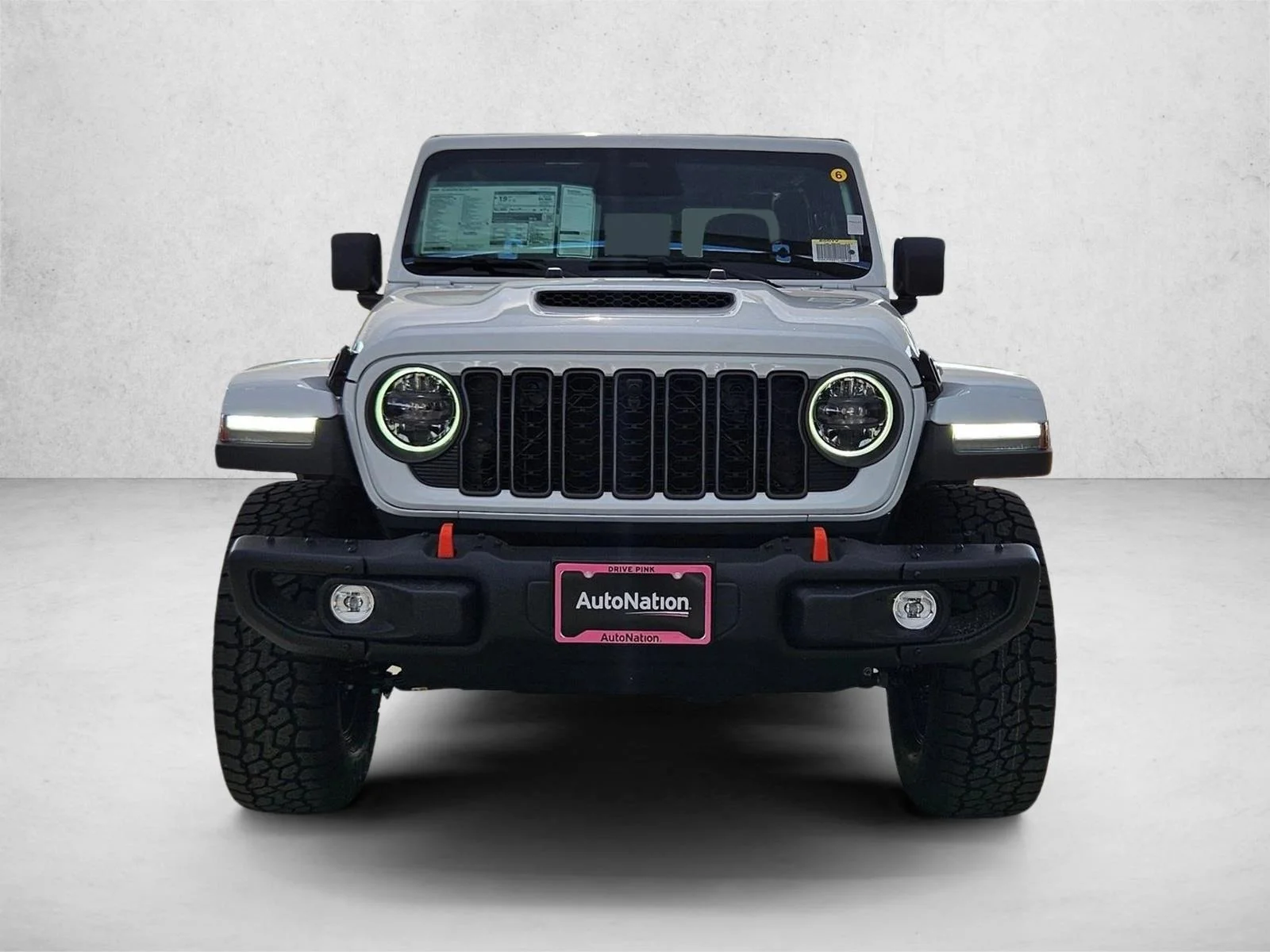 New 2026 Bright White Clear-Coat Exterior Paint Jeep Mojave X image 6