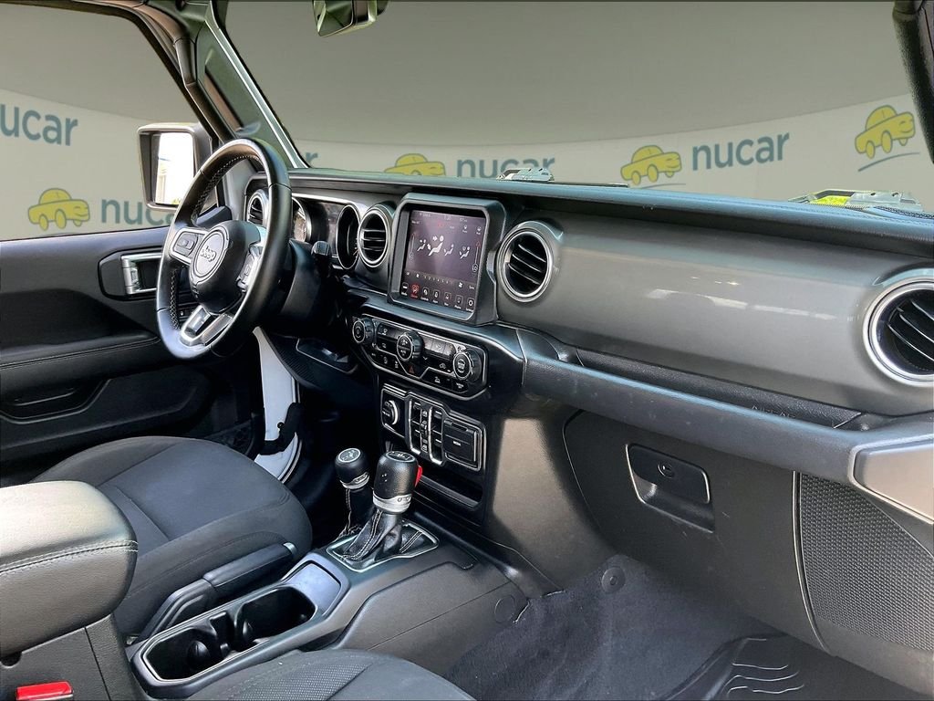 Used 2022 White Jeep Overland image 14