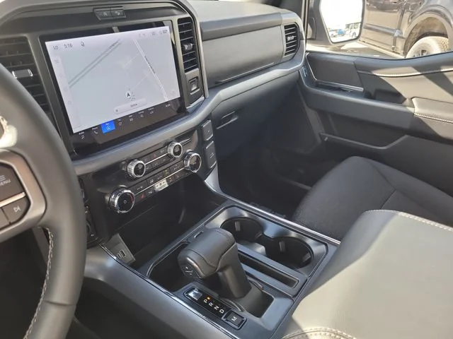 New 2026 Oxford White Ford XLT image 21