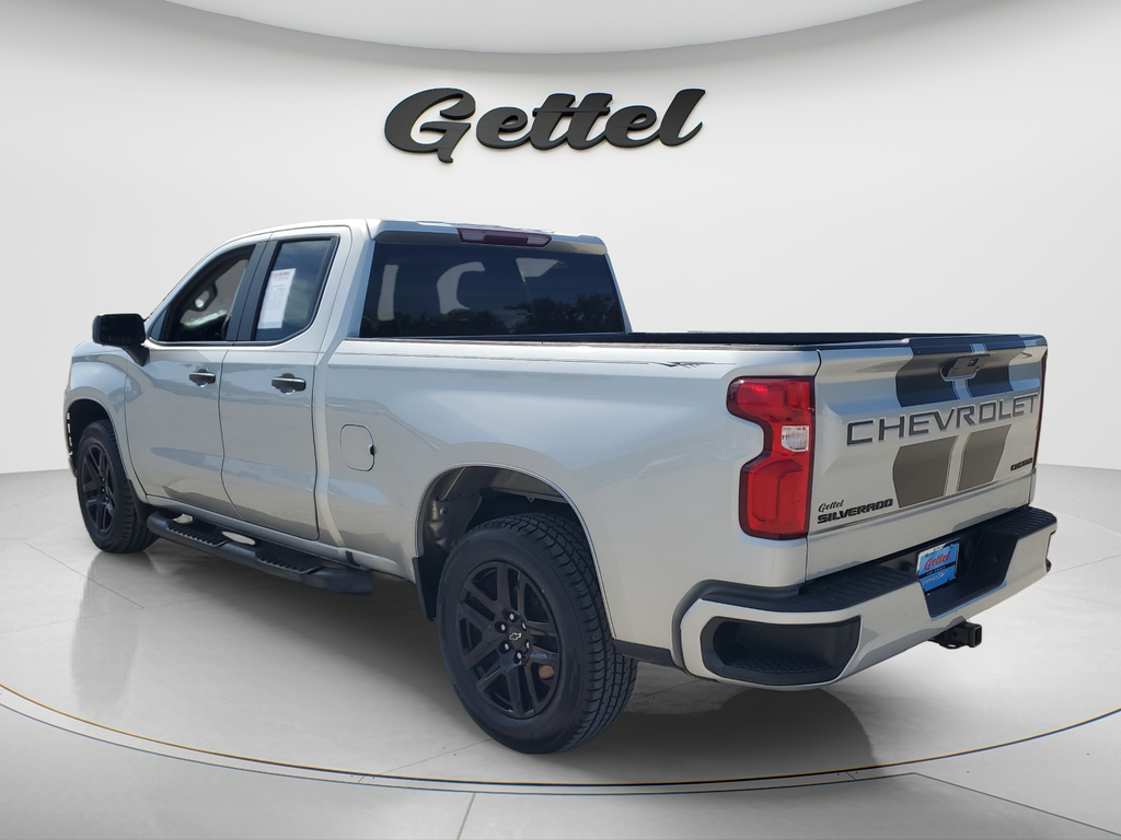 Used 2022 Silver Chevrolet Custom image 7