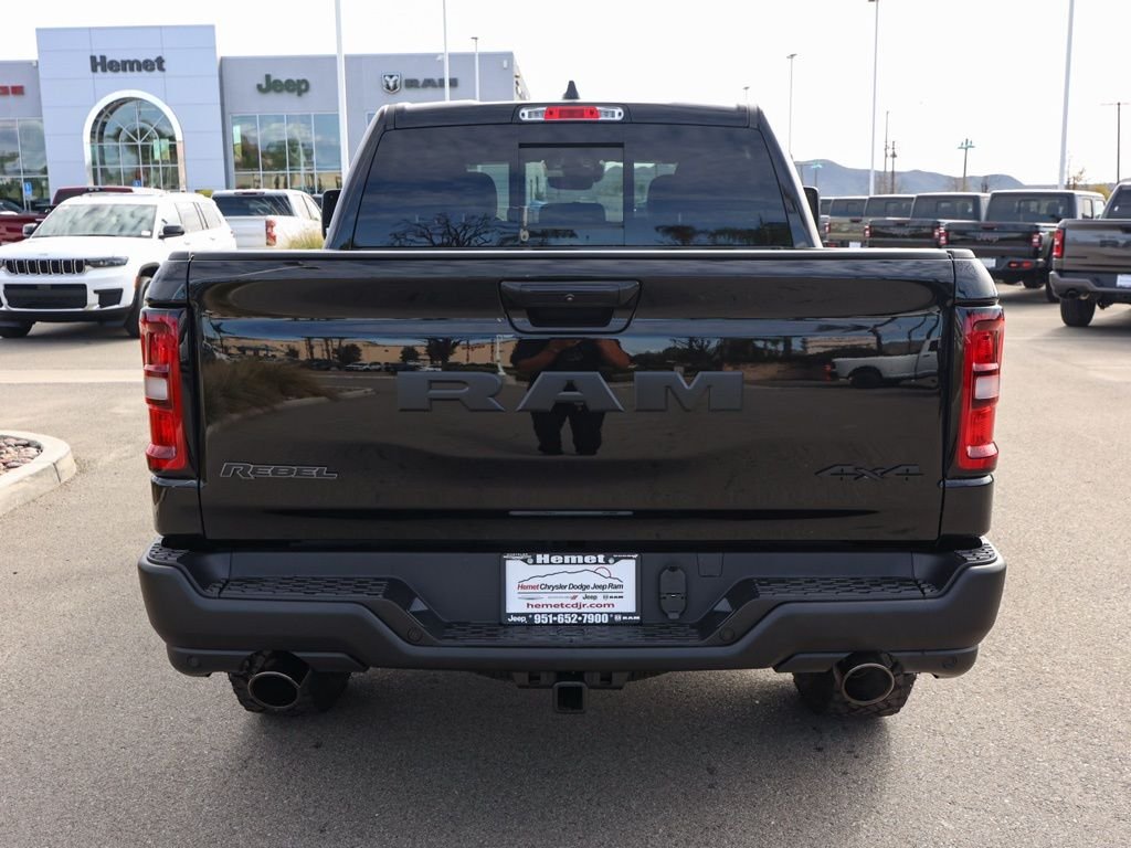 New 2026 Diamond Black Crystal Pearl-Coat Exterior Paint RAM Rebel image 4