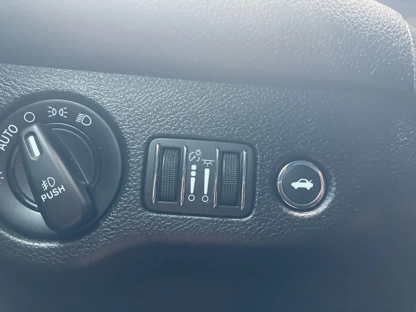 Used 2019 Pitch Black Clearcoat Dodge R/T image 13