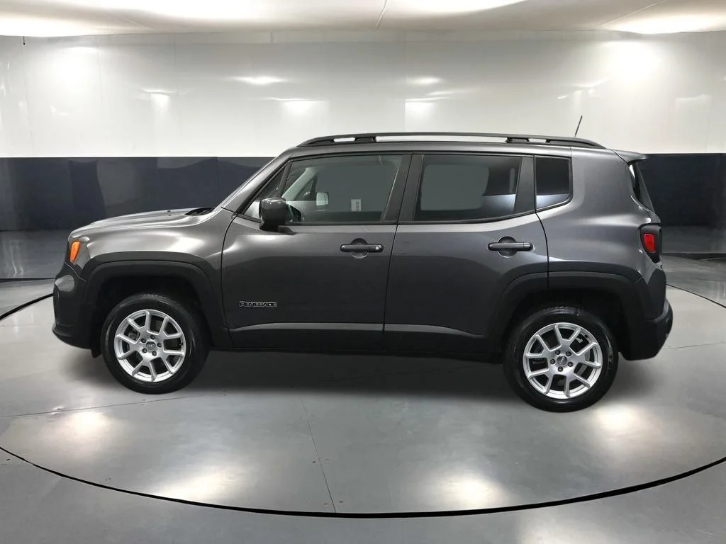 Used 2021 Gray Jeep Latitude image 9