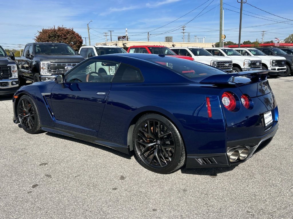 Used 2017 Deep Blue Pearl Nissan Premium image 6