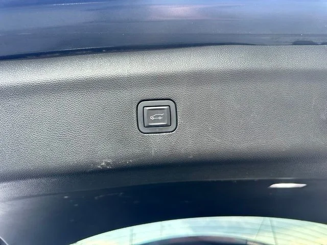 Used 2019 Gray Buick Avenir image 22