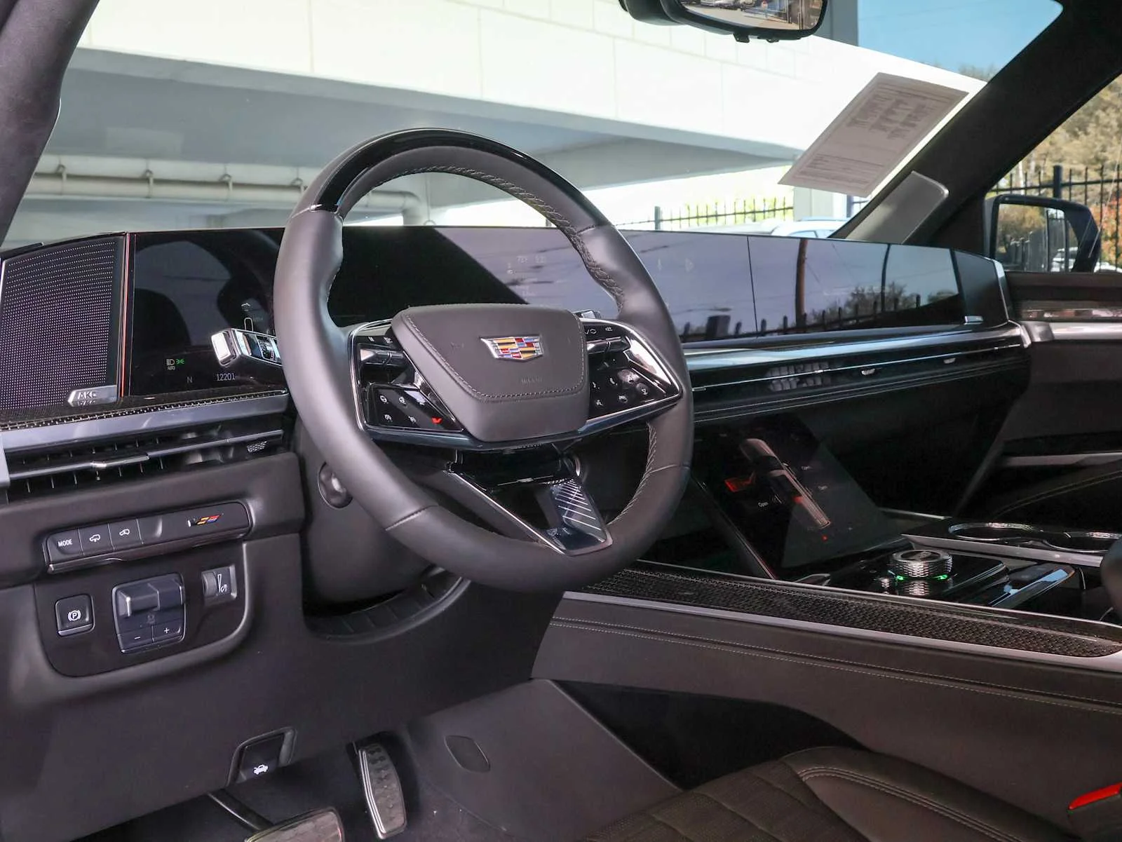 2025 Cadillac Escalade V-Series - Photo 8