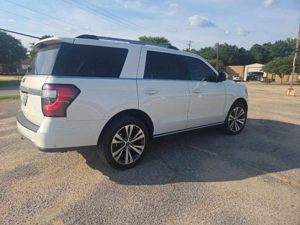 Used 2021 White Metallic Ford Limited image 8