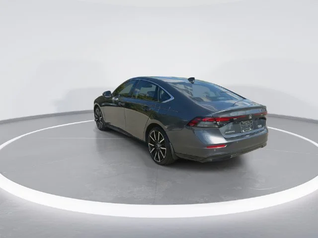 Used 2024  Honda Touring image 6