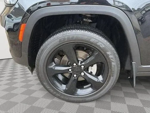 Used 2023 Diamond Black Jeep Altitude X image 13