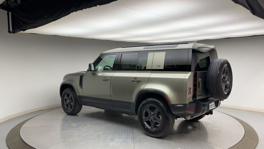 Used 2023 Pangea Green Metallic Land Rover S image 4