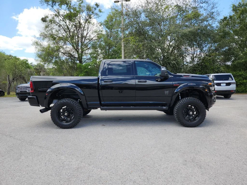 New 2026 Diamond Black Crystal Pearl-Coat Exterior Paint RAM Big Horn image 3