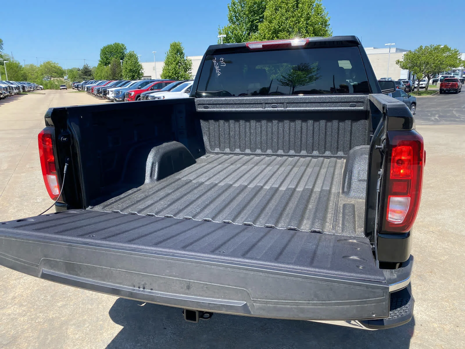 New 2026 Onyx Black GMC Pro image 26