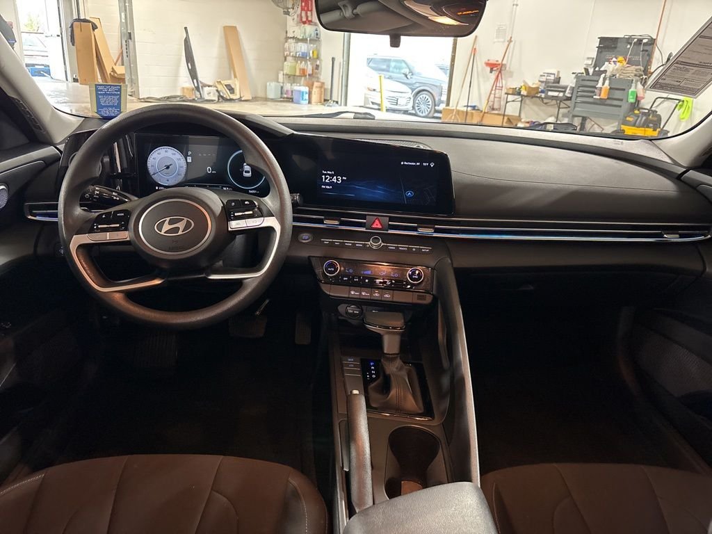 Used 2024 Gray Hyundai SEL image 13