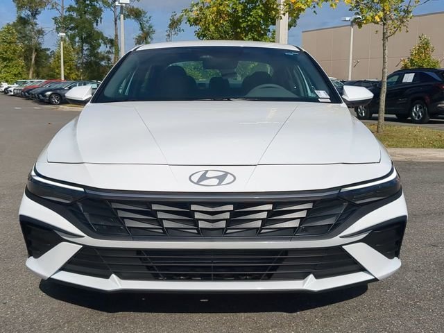 New 2026 White Hyundai SE image 34