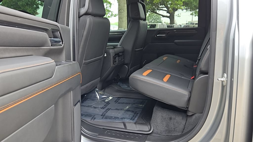 Used 2025 Sterling Metallic GMC AT4 image 18