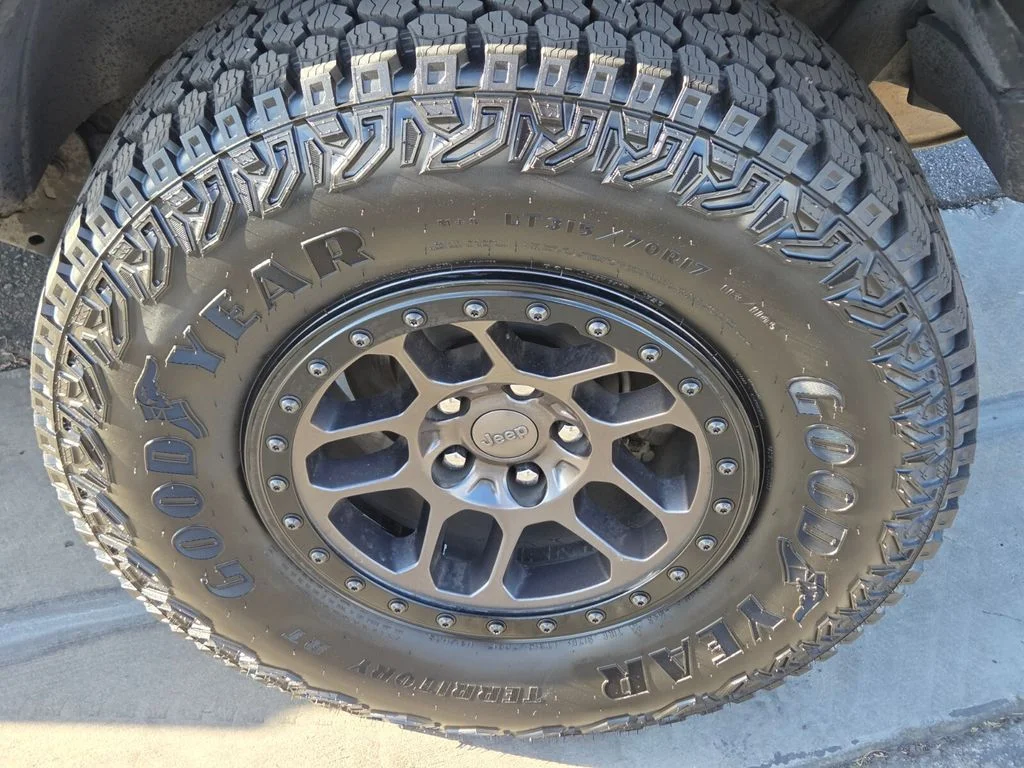 Used 2021 Gray Jeep Unlimited Rubicon image 12