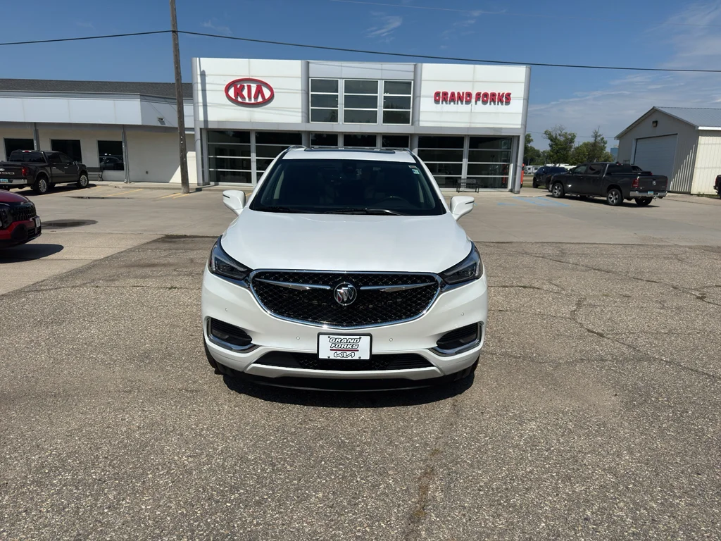 Used 2021 White Frost Tricoat Buick Avenir image 3