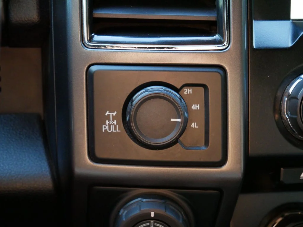 Used 2018  Ford XLT image 25