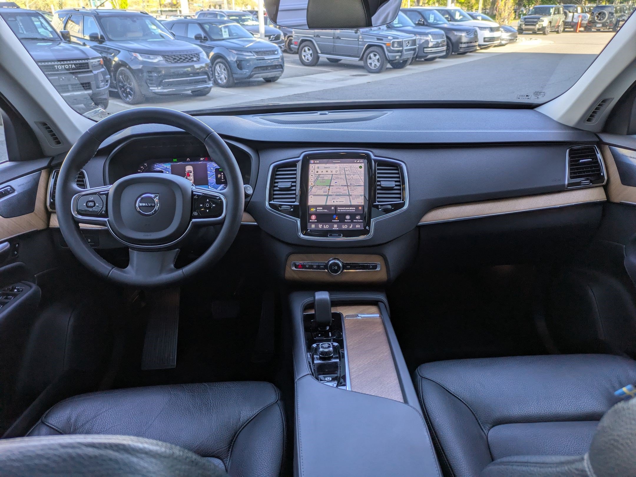 Certified Used 2023 Platinum Gray Metallic Volvo Plus image 27