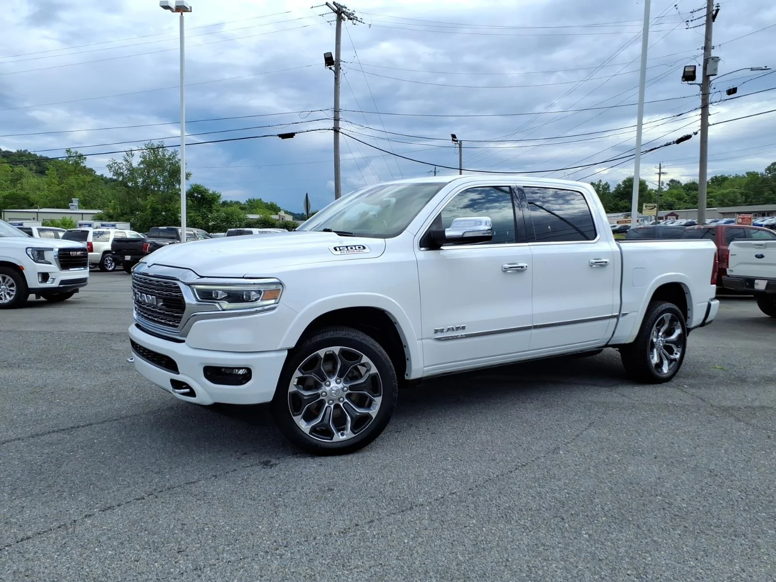 2022 RAM 1500 Limited 4x4 Crew Cab 5'7's photo