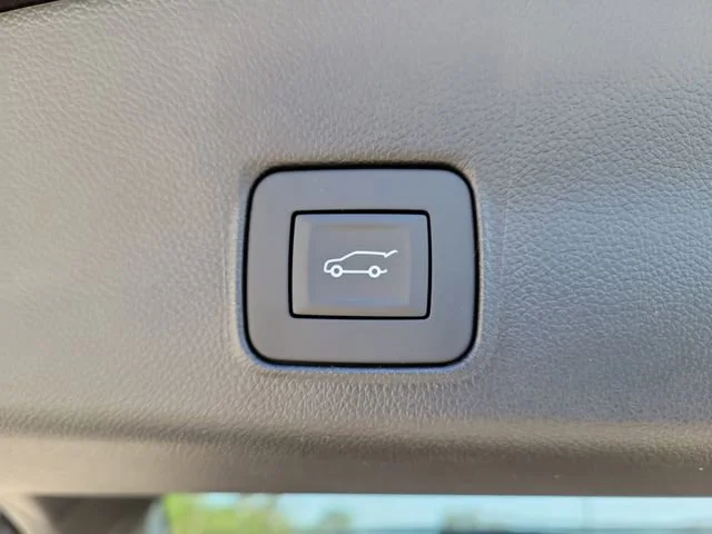 New 2026 Mosaic Black Metallic Chevrolet RS image 9