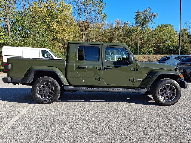 Used 2022 Green Jeep Overland image 7