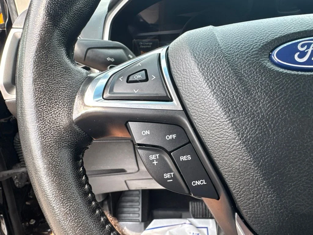 Used 2018 Shadow Black Ford SEL image 14