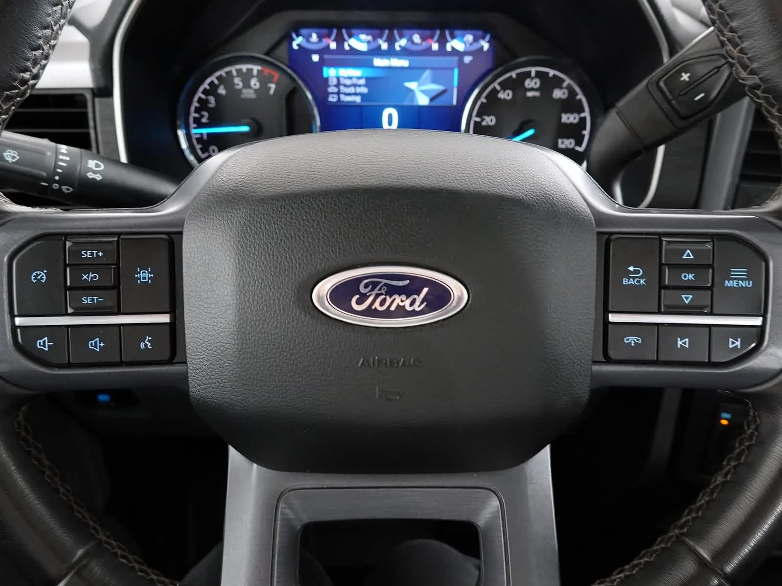 Used 2023 Agate Black Metallic Ford XLT image 21