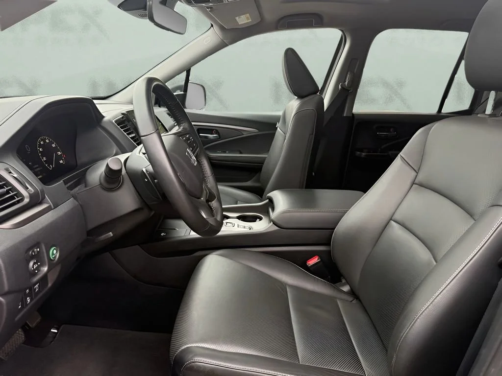 Used 2025 Black Honda RTL image 14