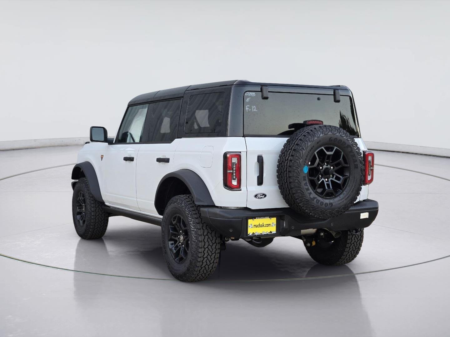New 2026 Oxford White Ford Badlands® image 3