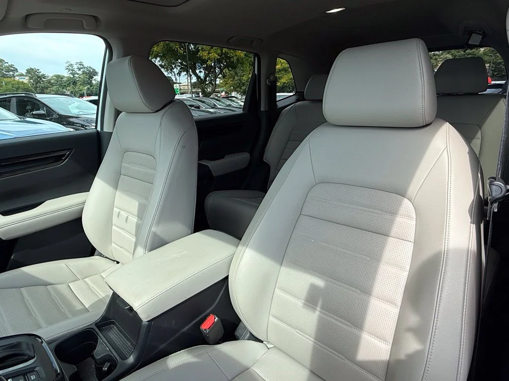 Used 2024 Platinum White Pearl Honda EX-L image 22