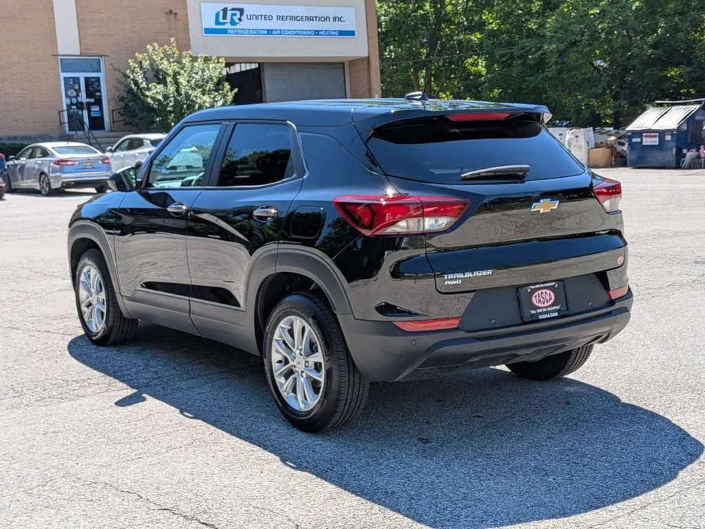 Used 2025 Black Chevrolet LS image 7