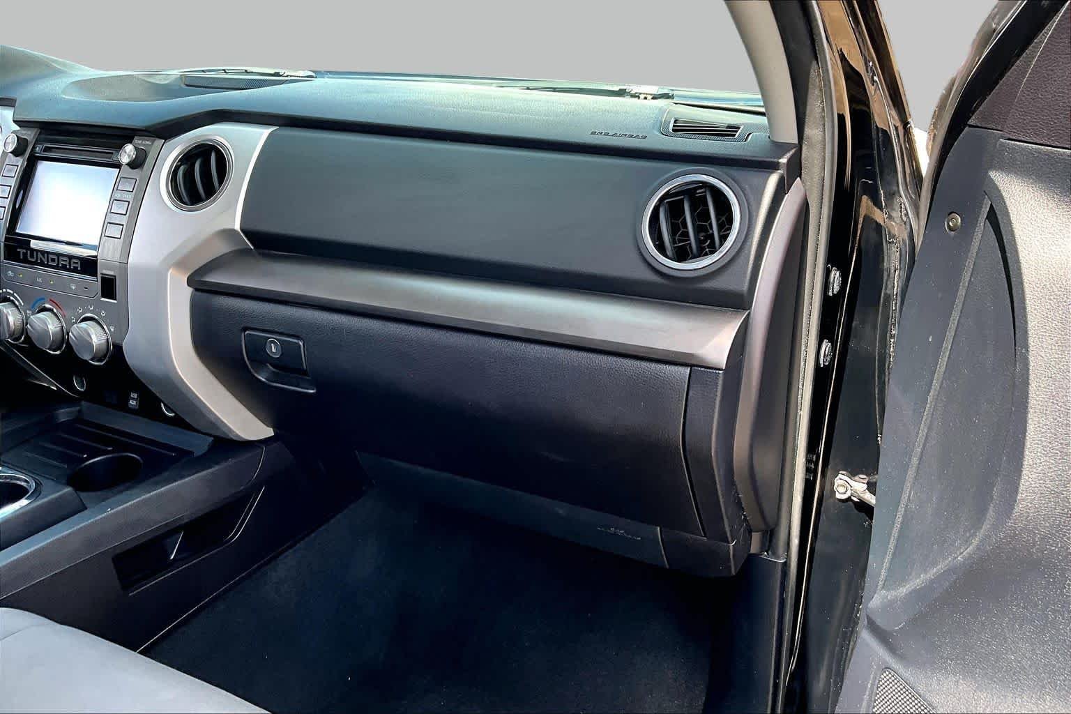 Used 2014 Black Toyota SR5 image 19