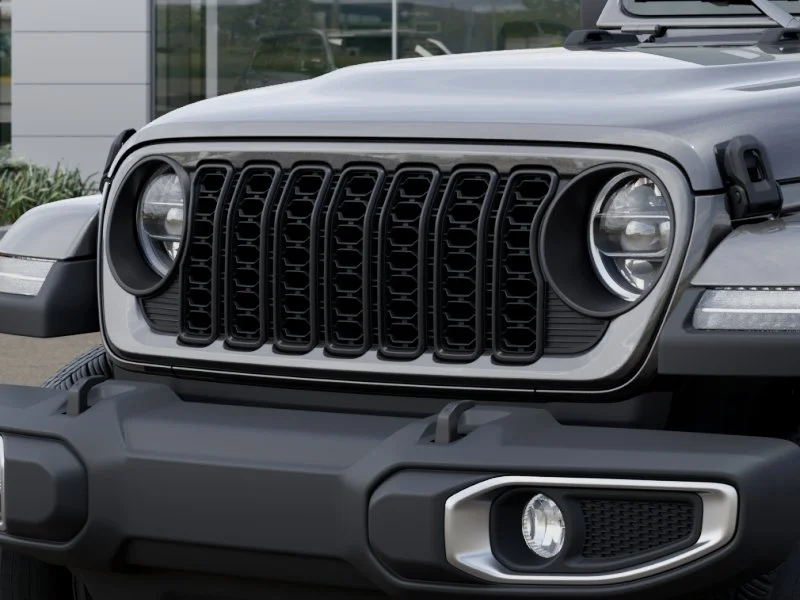 New 2026 Granite Crystal Metallic Clear-Coat Exterior Paint Jeep Sahara image 33