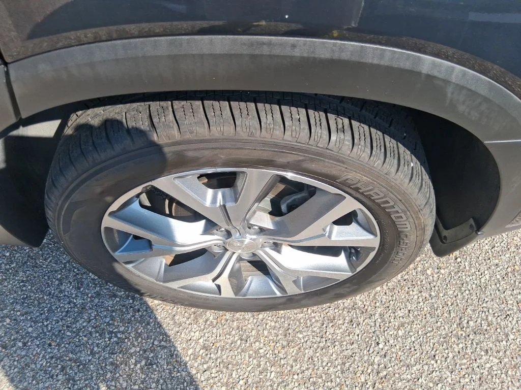 Used 2020 White Hyundai SEL image 13