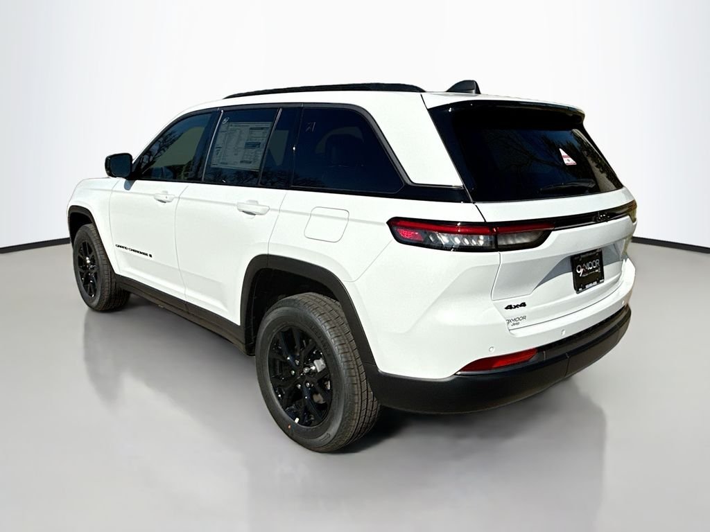 New 2026 Bright White Clear-Coat Exterior Paint Jeep Laredo Altitude image 6