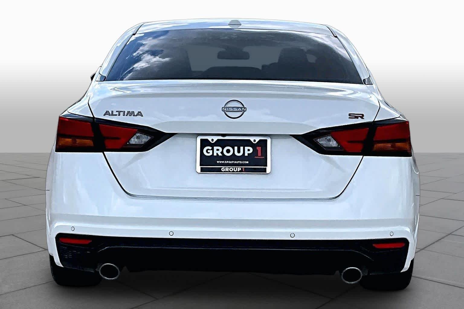 Used 2024 Pearl White Tricoat Nissan 2.5 SR image 4
