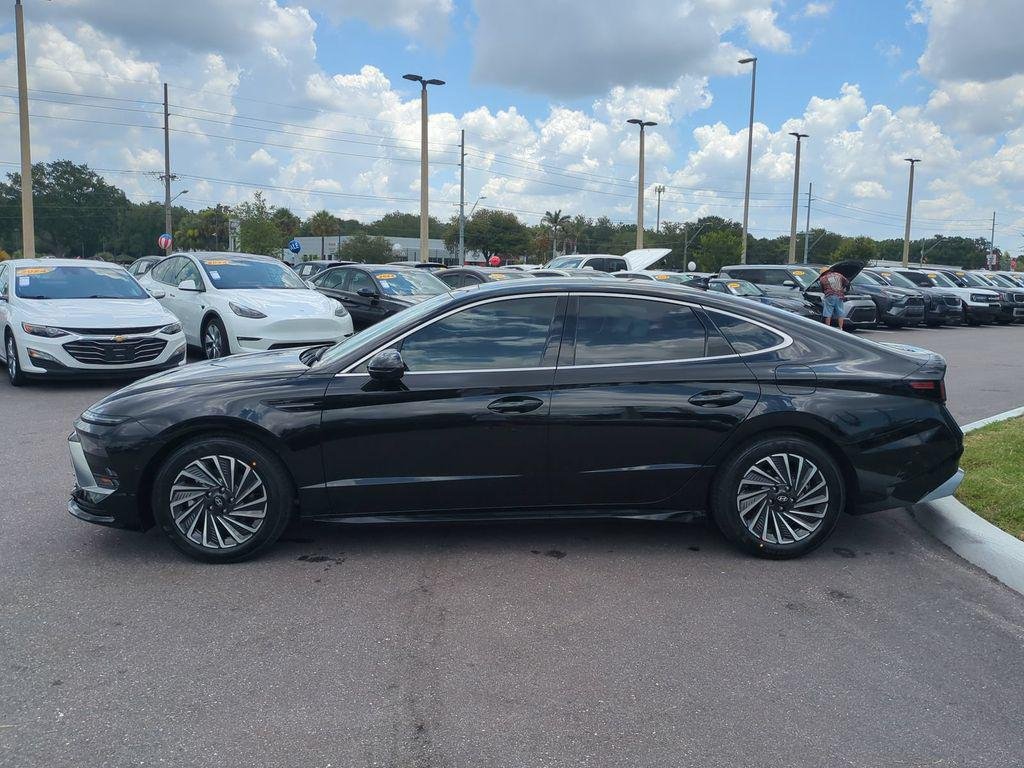 New 2026 Black Hyundai Limited image 8