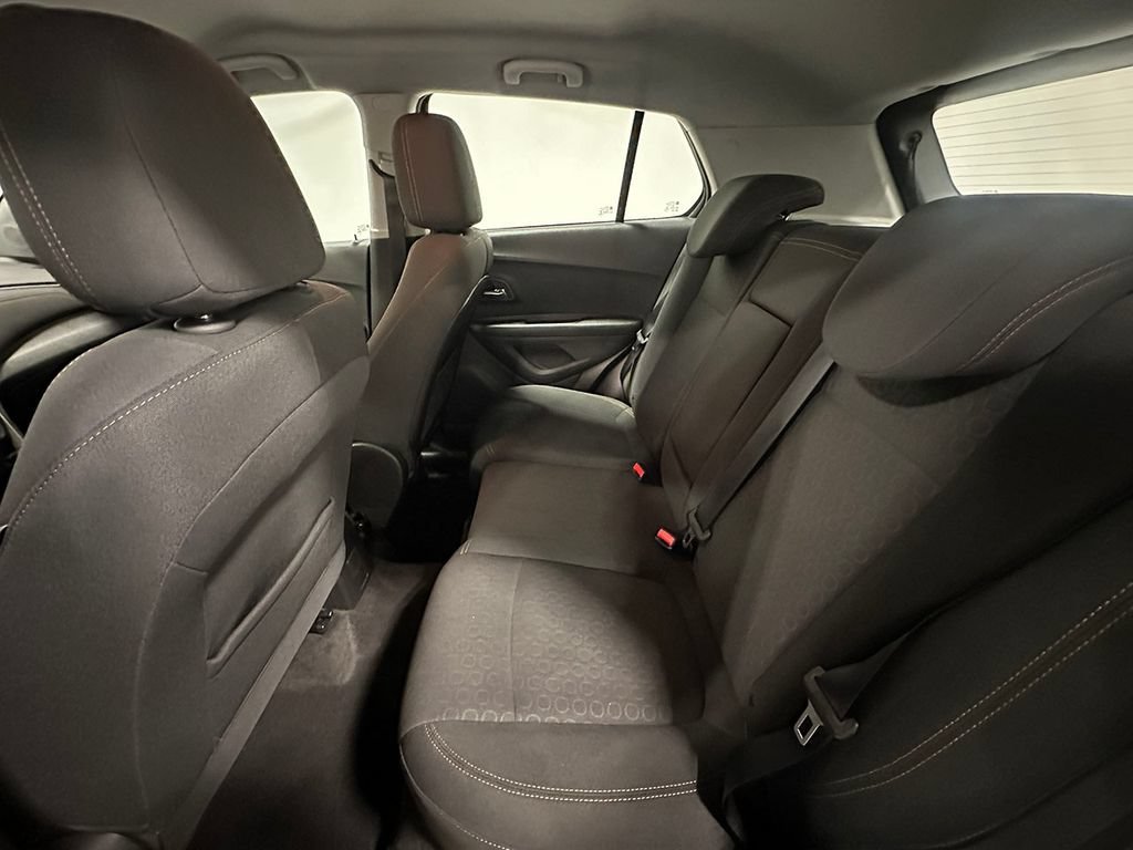 Used 2019 SUMMIT WHITE Chevrolet LS image 16