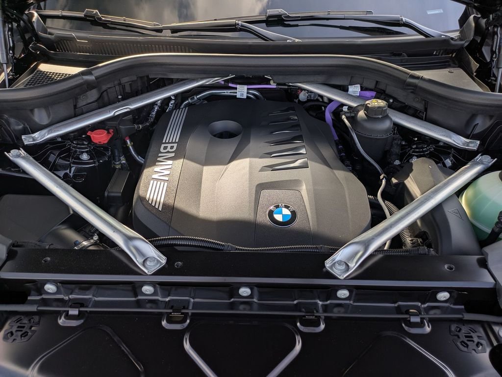 New 2026 Black Sapphire Metallic BMW sDrive40i image 10