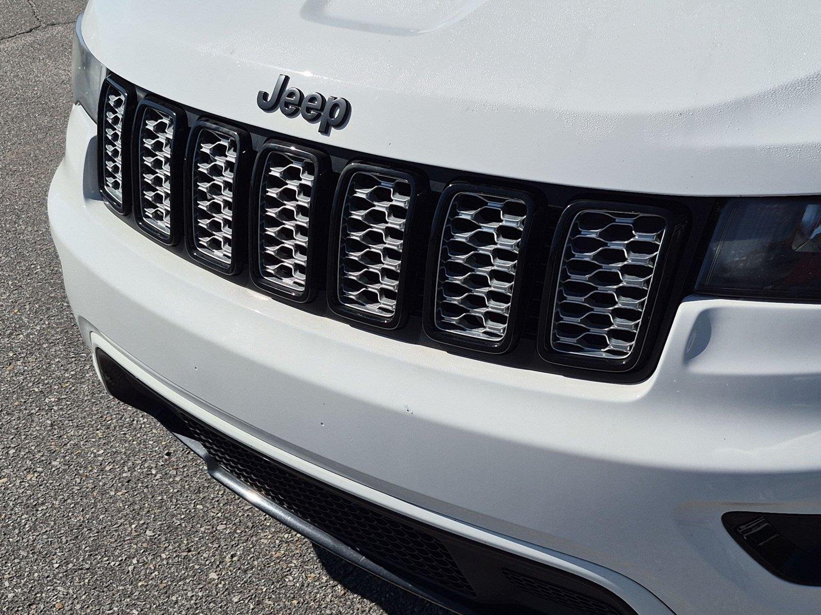 Used 2018 Bright White Clearcoat Jeep Altitude image 13