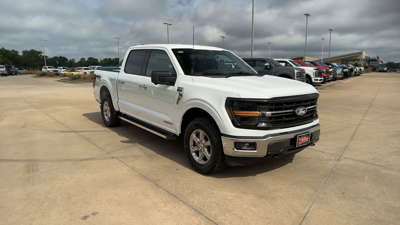 Used 2024 Oxford White Ford XLT image 2