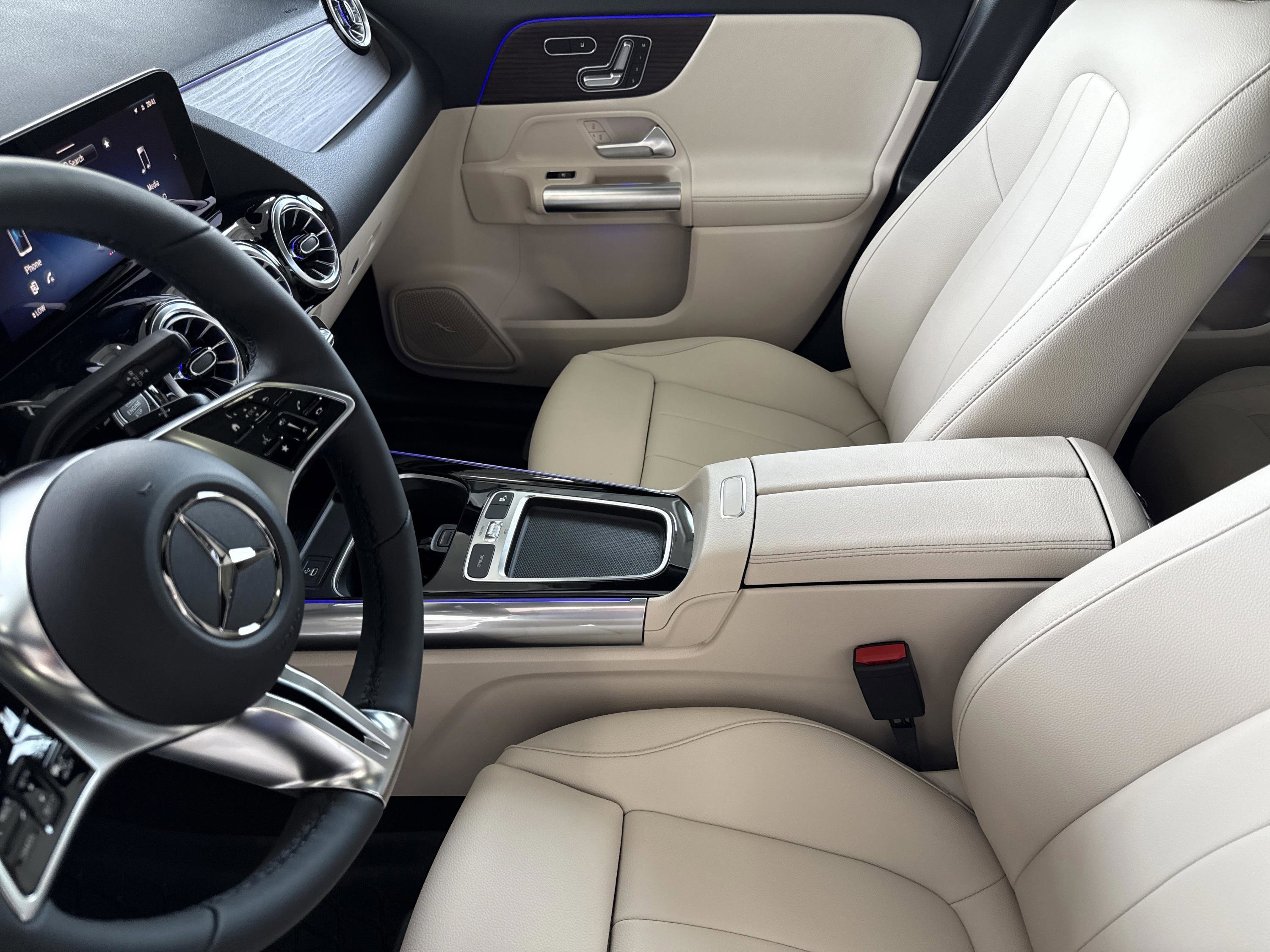 New 2026 Polar White Mercedes-Benz GLA 250 image 16