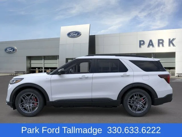 New 2026 Space White Metallic Ford ST-Line image 3