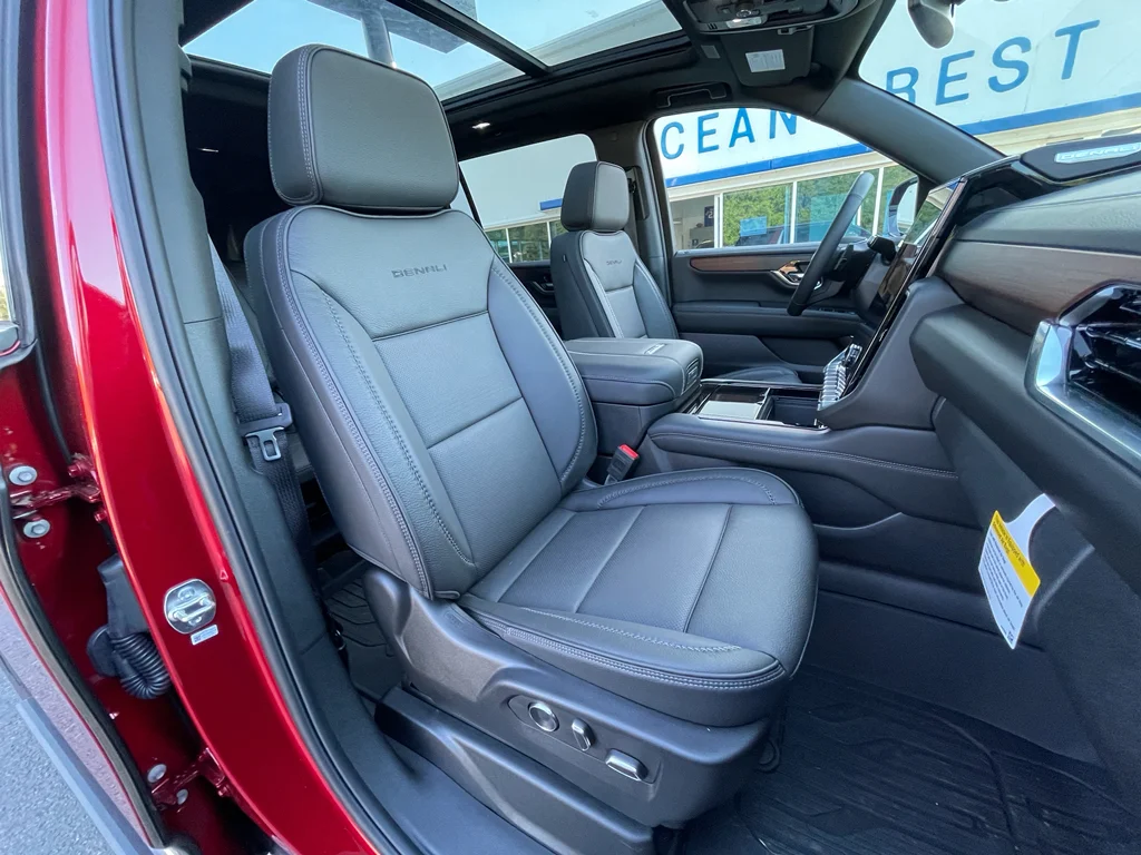 2025 GMC Yukon XL Denali - Photo 35