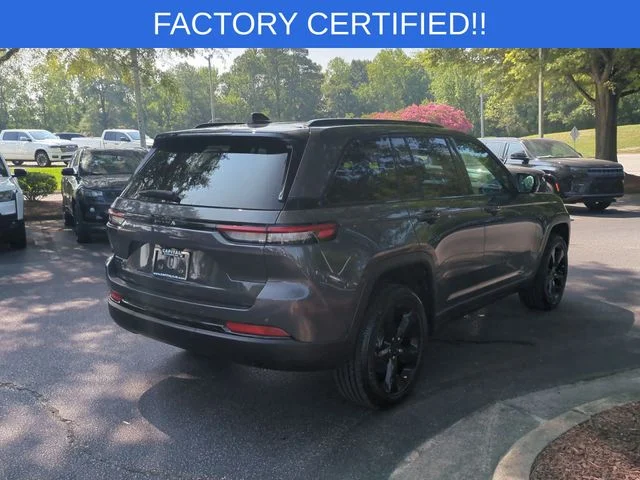 Used 2025 Gray Jeep Altitude X image 5